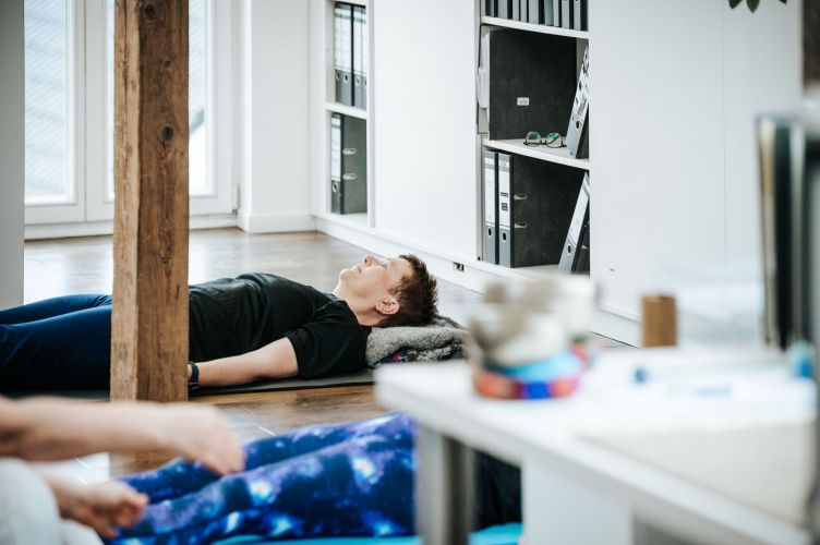 Yoga am Arbeitsplatz - Shavasana